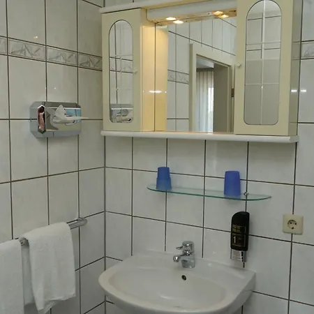 Erbenholz Hotell Laatzen